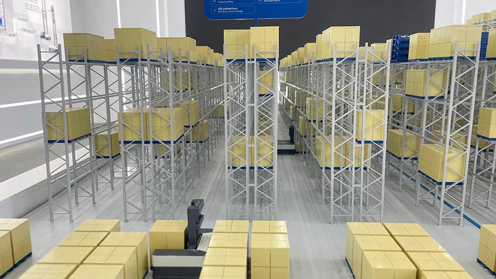 Zikoo Robotics Solution2：u Bot Omnidirectional Stacker Robot Sandbox3