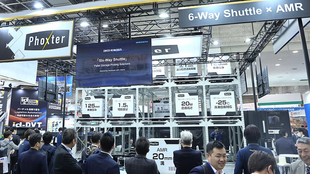 Zikoo Robotics presenting four-way shuttle and six-way shuttle for Automated Storage and Retrieval System in Automatic 3D warehouse at overseas expo