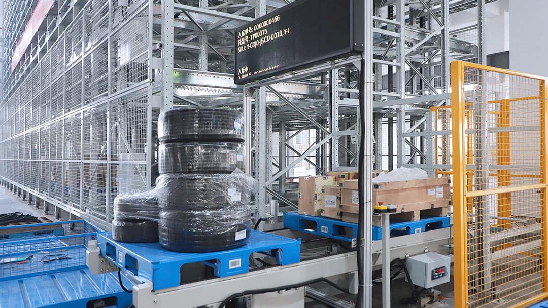 Four-Way Shuttle Operating in Dense Storage System Zikoo Robotics Four-way shuttle working in dense storage with automated storage retrieval system in an automatic 3D warehouse