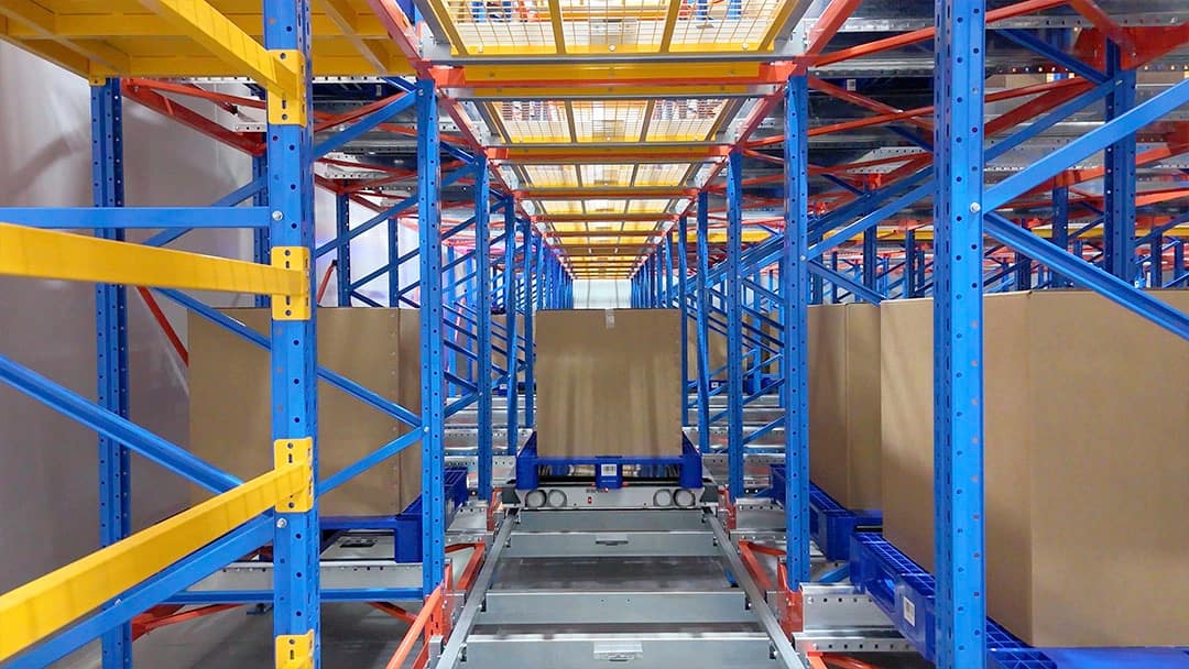 Zikoo Robotics Four-way shuttle working in dense storage with automated storage retrieval system in an automatic 3D warehouse