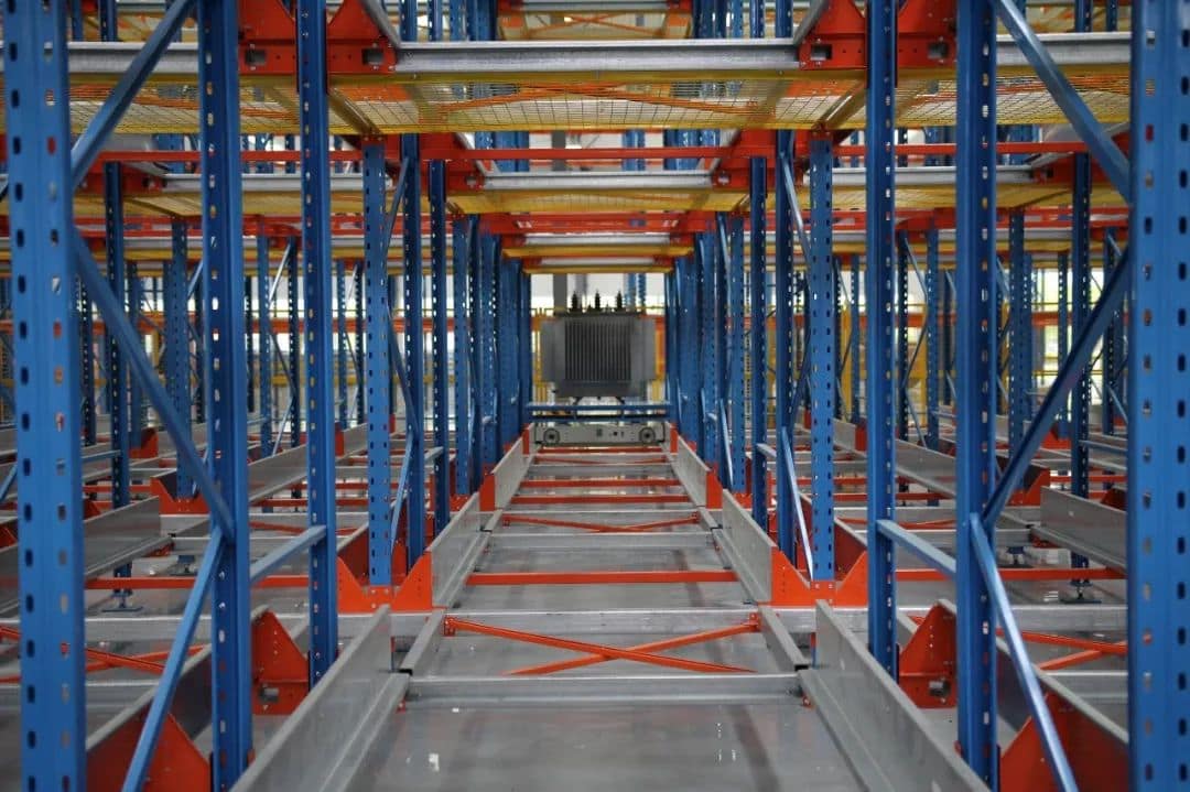 Zikoo Robotics R Bot Smart Four Way Pallet Shuttle Wandian No.1 Shelf To Person1