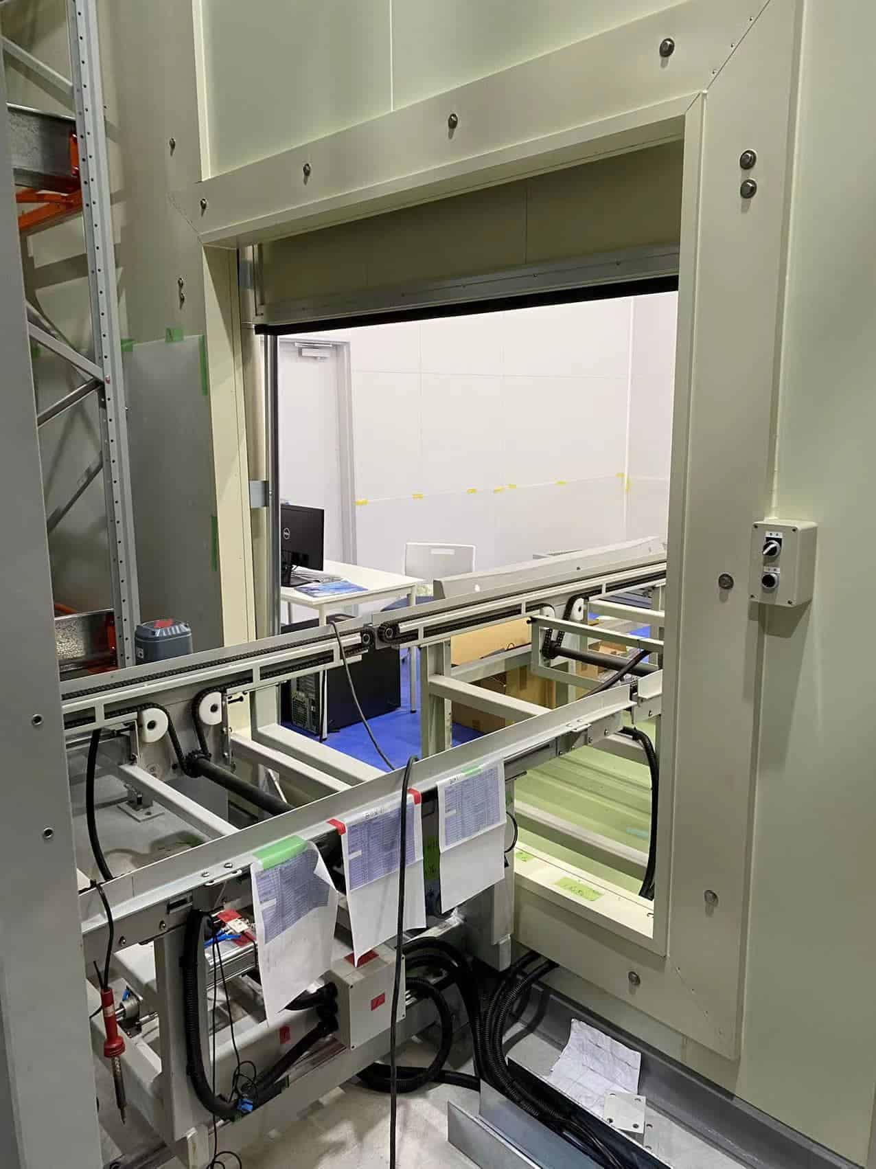 Zikoo Robotics R Bot Smart Four Way Pallet Shuttle Japanese Cold Storage Facilities Shelf To Person1