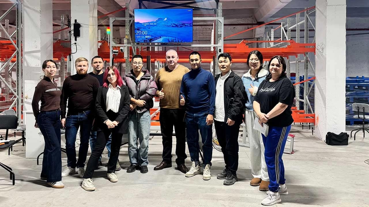 Case Study: Four-Way Shuttle High-Density Storage in Russia's Textile Industry | ZIKOO Robotics