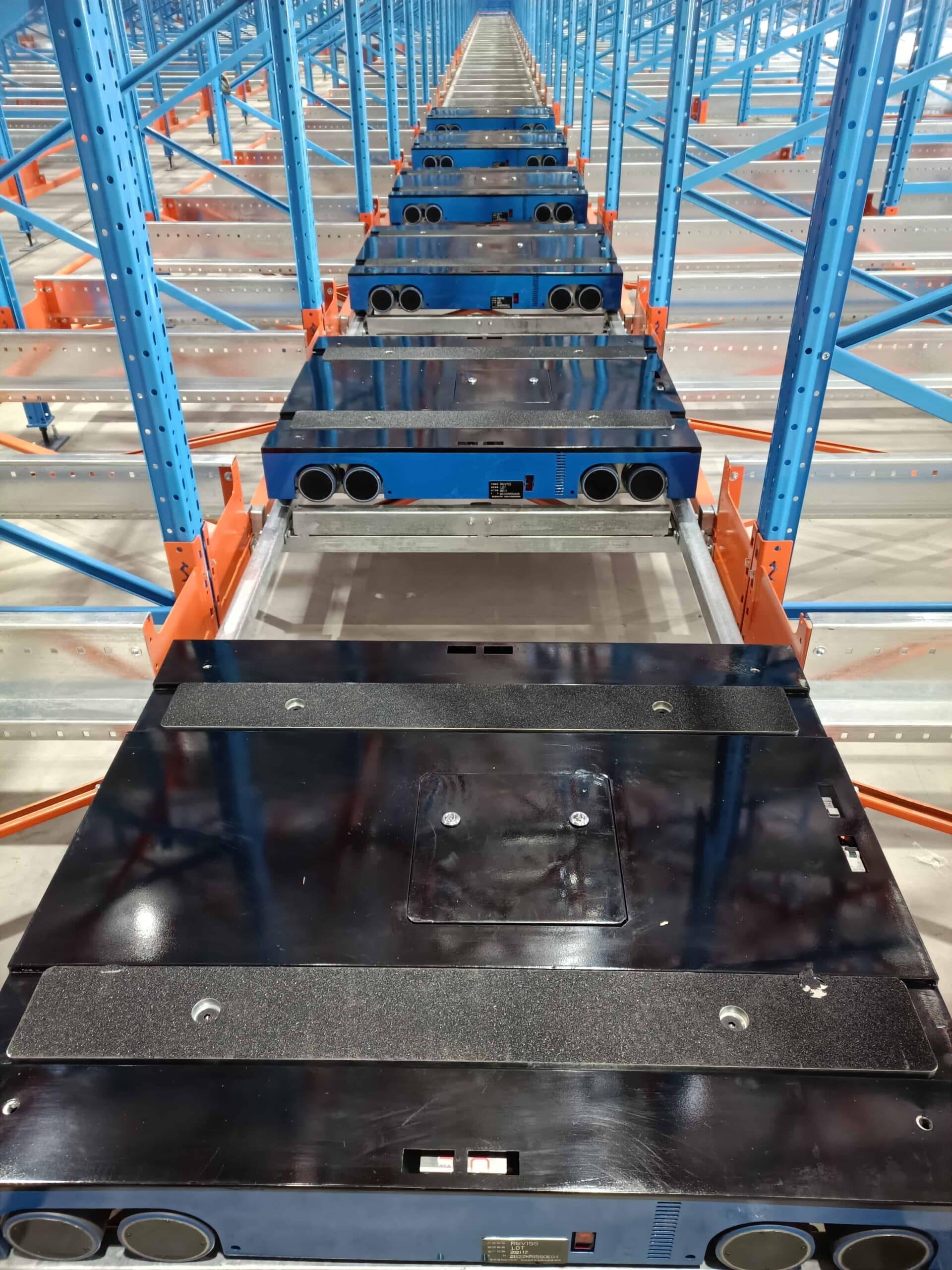 Zikoo Robotics R Bot Smart Four Way Pallet Shuttle Home Appliance Industry Shelf To Person4 Scaled