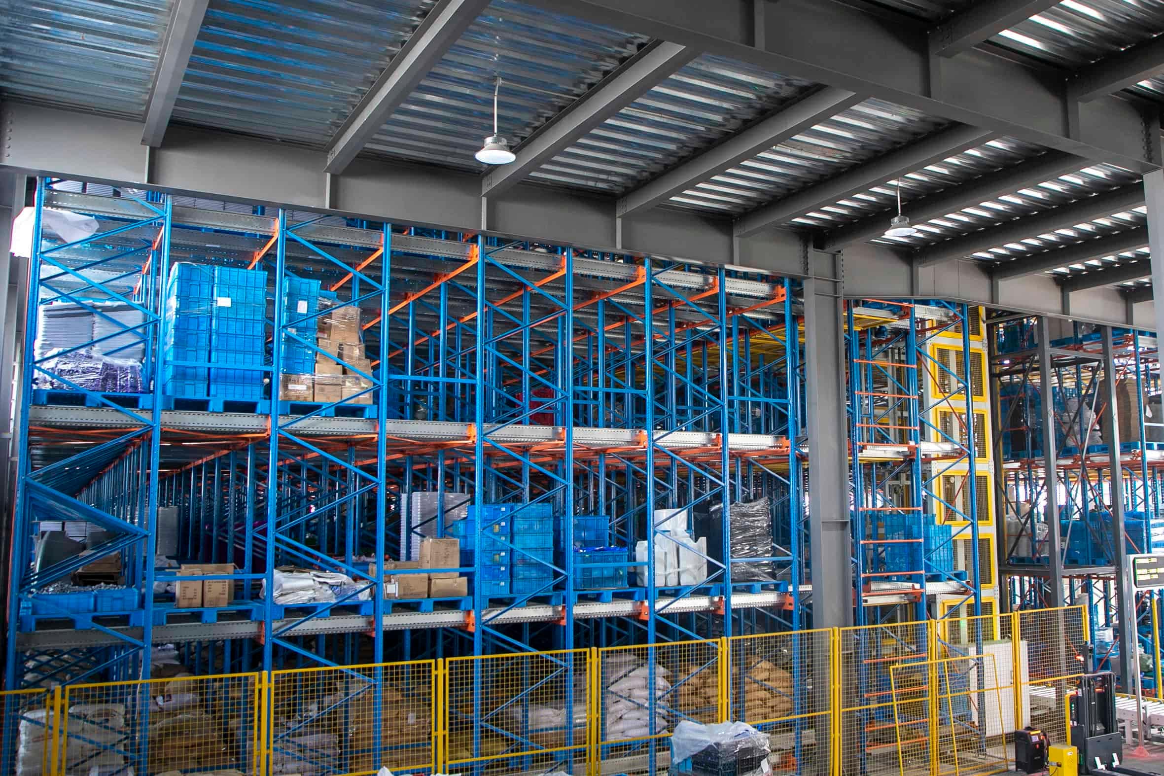 Zikoo Robotics R Bot Smart Four Way Pallet Shuttle Injection Molding Industry Shelf To Person5