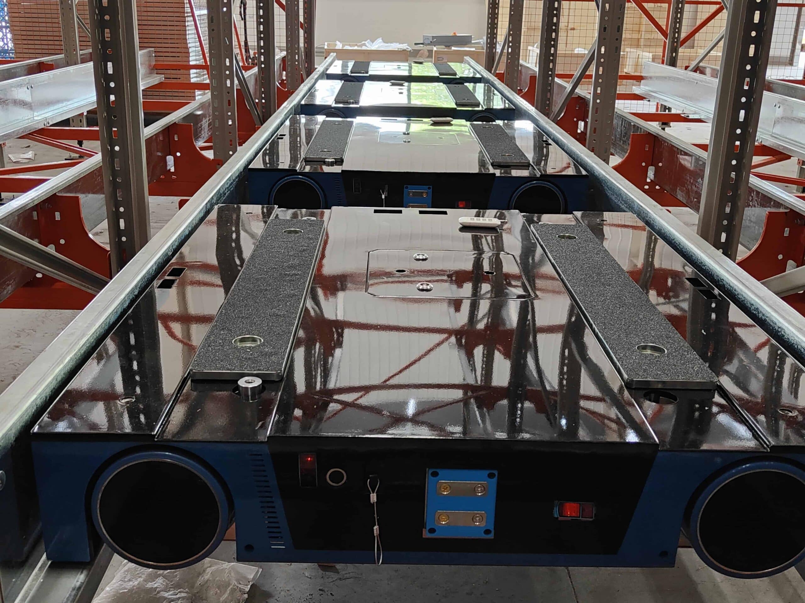 Zikoo Robotics R Bot Smart Four Way Pallet Shuttle Auto Parts Manufacturers Shelf To Person2 Scaled