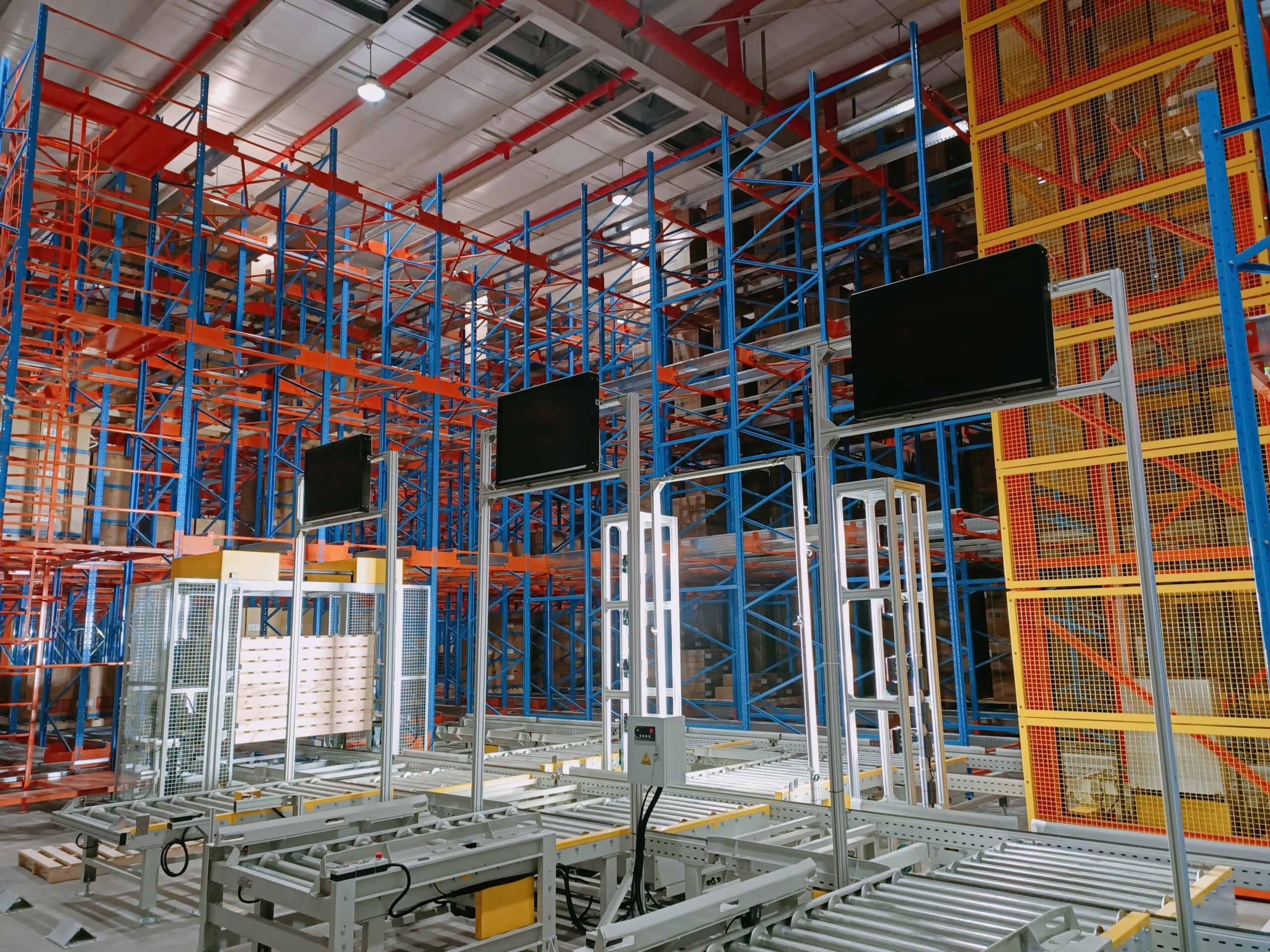 Zikoo Robotics R Bot Smart Four Way Pallet Shuttle Home Appliance Industry Shelf To Person3 Scaled