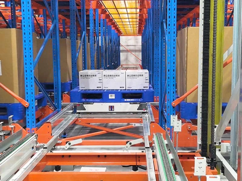 Zikoo Robotics Four-way shuttle working in dense storage with automated storage retrieval system in an automatic 3D warehouse