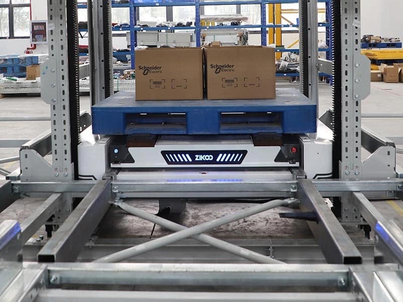 Zikoo Robotics six-way shuttle operating in dense storage system for maximum space utilization in automatic 3D warehouse
